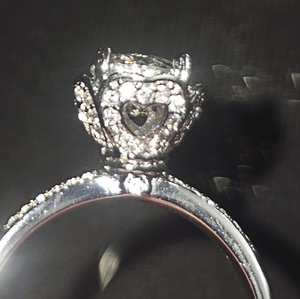 Certified Moissanite 1.0 CT Sterling Silver Ring Side Heart Accents Size 7,6,NWT
